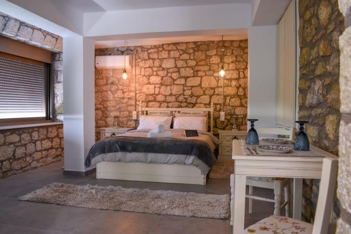 Villa Coastal Stone Hideaway With Stunning Scenery Kitriaí Exterior foto