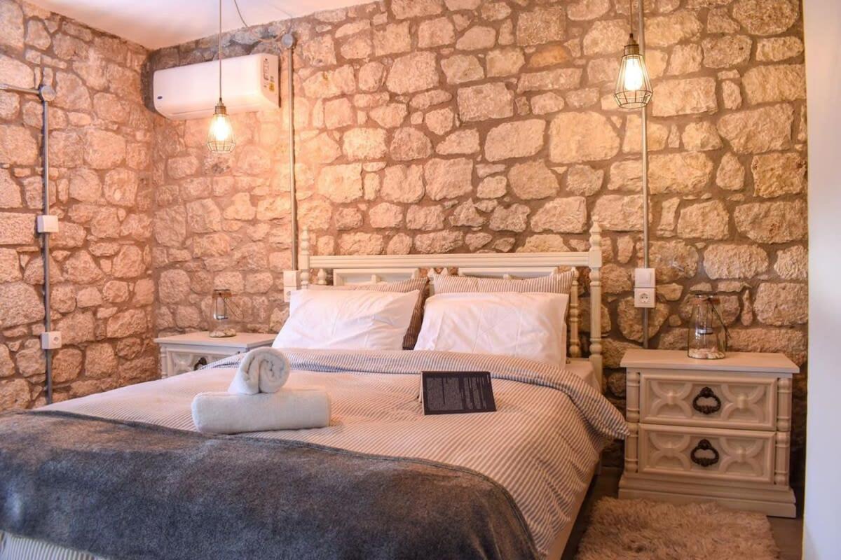 Villa Coastal Stone Hideaway With Stunning Scenery Kitriaí Exterior foto